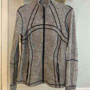 Lululemon Women’s Define Jacket Luon in size 10 Heathered Black.